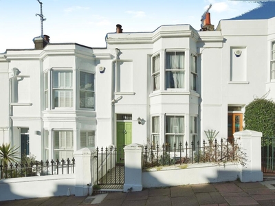 2 bedroom terraced house for sale in Victoria Street, Brighton, BN1