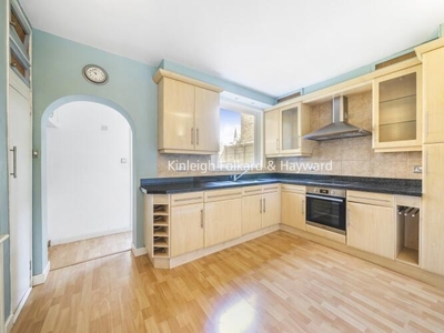 3 bedroom end of terrace house for rent in Morgan Road Bromley BR1