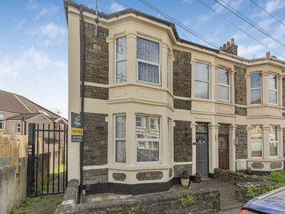 3 bedroom end of terrace house for sale in Roseberry Road, Bristol, BS5