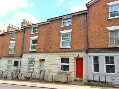3 bedroom flat for rent in Winchester City Centre, SO22