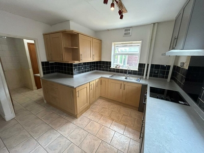 3 bedroom semi-detached house for rent in Bouverie Parade, Stoke-on-Trent, ST1