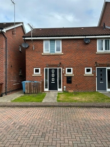 3 bedroom semi-detached house for rent in Sandwell Park, Kingswood, Hull, HU7