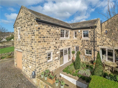 3 bedroom semi-detached house for sale in Greencroft Mews, The Green, Guiseley, Leeds, LS20