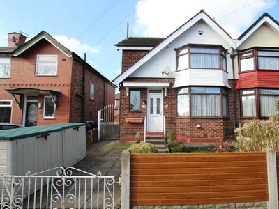 3 bedroom semi-detached house for sale Manchester, M25 1PA