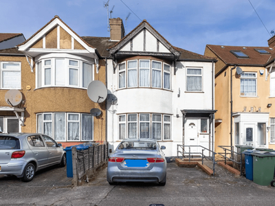 3 bedroom semi-detached house for sale Middlesex, HA1 1TL