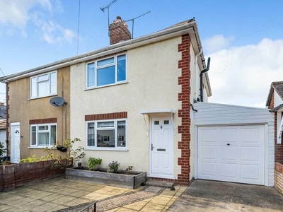 3 bedroom semi-detached house for sale Reading, RG4 5AT