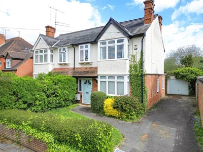 3 bedroom semi-detached house for sale Reading, RG4 7BS