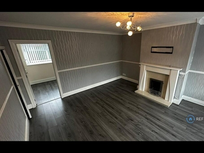 3 bedroom terraced house for rent in Capesthorne Road, Warrington, WA2