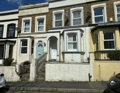 3 bedroom terraced house for rent in Terrace Road, Sittingbourne, ME10
