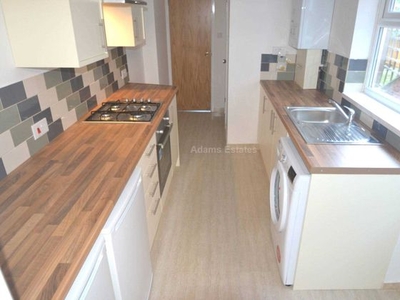 3 bedroom terraced house to rent Reading, RG6 1PS