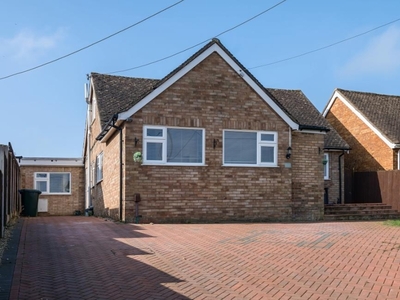 4 Bed Bungalow For Sale in Yarnton, Oxford, OX5 - 5353327