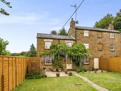 4 Bed Cottage For Sale in Swerford, Oxfordshire, OX7 - 5031534