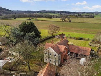 4 Bed House For Sale in Lea, nr Ross-On-Wye, Herefordshire, HR9 - 5289705