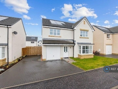 4 bedroom detached house for rent in Watervole Crescent, Cambuslang, Glasgow, G72
