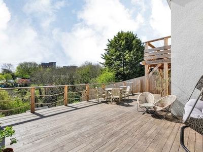 4 bedroom end of terrace house for sale in Metford Road, Bristol, BS6