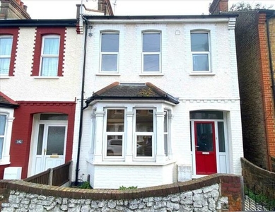 4 bedroom end of terrace house to rent Southend-on-sea, SS0 9DT
