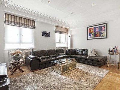 4 bedroom Flat for sale in Lancaster Gate, Bayswater W2