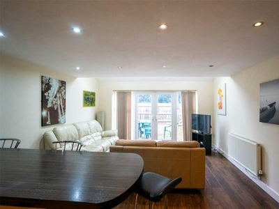 4 bedroom terraced house for sale Leicester, LE3 0DB