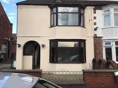 5 bedroom semi-detached house to rent Luton, LU3 1RN