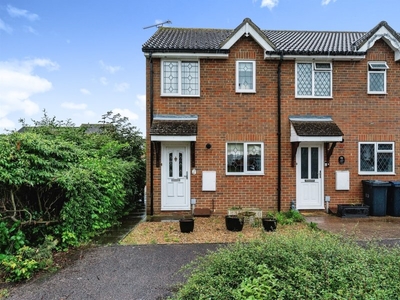 Foxes Close, Hertford - 2 bedroom end of terrace house