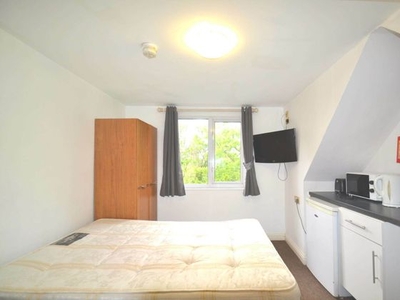 House share to rent London, W5 2HT