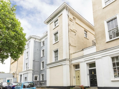 Studio flat for rent in Flat , Canynge Square, BS8