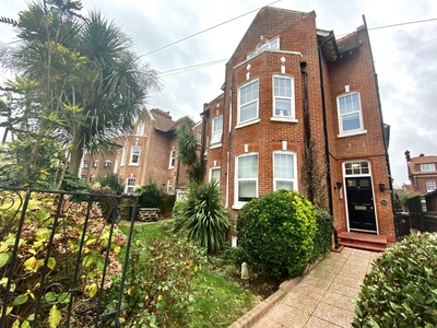 Studio flat for rent in Helena Road, Southsea, PO4