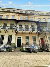 1 bedroom flat for rent in Caledonia Place Clifton Bristol, BS8