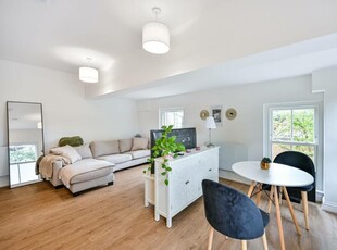 1 bedroom flat for rent in Hanworth Road, Feltham, London, TW13