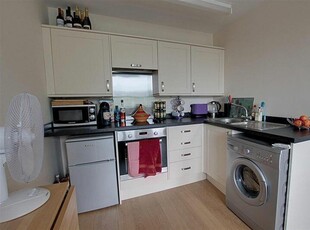 1 bedroom flat for rent in Lower Bristol Road, Bath, BA2