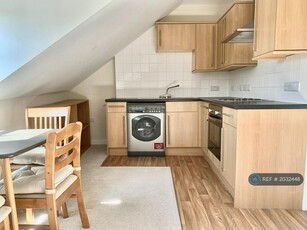 1 bedroom flat for rent in Seamoor Road, Bournemouth, BH4