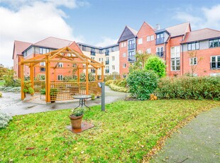 1 Bedroom Retirement Apartment – Purpose Built For Sale in Southport, Merseyside