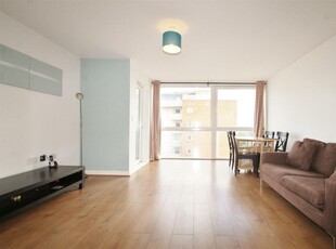 2 bedroom apartment for rent in Century Wharf, Cardiff Bay, CF10