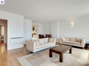 2 bedroom apartment for rent in Dundee Wharf, 100 Three Colt Street, E14