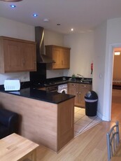 2 bedroom apartment for rent in Edge Lane Manchester, M21
