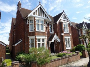 2 bedroom apartment for rent in Flat , Kimbolton Avenue, MK40