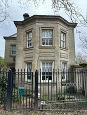 2 Bedroom Detached House For Sale In Leeds, West Yorkshire