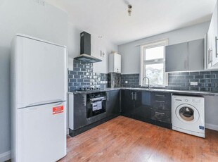 2 bedroom flat for rent in BEATRICE AVENUE, Norbury, London, SW16