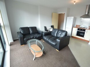 2 bedroom flat for rent in City Point 2, 156 Chapel Street, Salford, M3