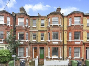 2 bedroom flat for rent in Handforth Road, Oval, London, SW9