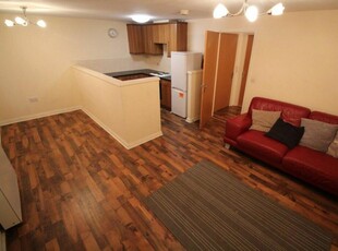 2 bedroom flat for rent in Hansby Drive, Hunts Cross, L24