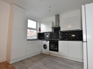 2 bedroom flat for rent in Kelso Road, LS2
