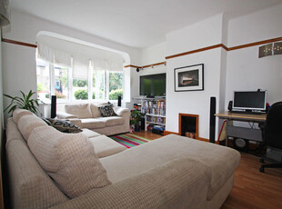 2 bedroom flat for rent in Kingswood Road, Upper Leytonstone, E11