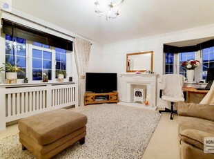 2 bedroom flat for rent in Mount Crescent, Brentwood CM14