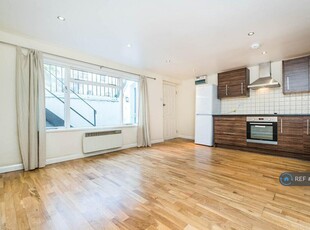 2 bedroom flat for rent in Offord Road, London, N1