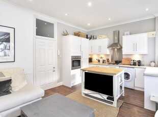 2 bedroom flat for rent in Radipole Road Fulham SW6
