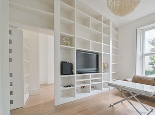 2 bedroom flat for rent in Regents Park Road, Primrose Hill, London, NW1