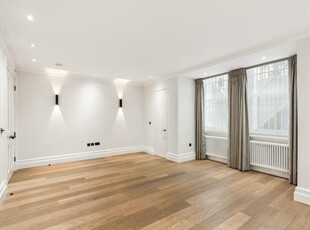 2 bedroom flat for rent in Sloane Gardens, London, SW1W