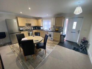 2 bedroom flat for rent in Winstanley Lane, Shenley Lodge, Milton Keynes, MK5