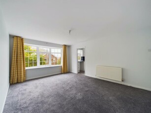 2 bedroom maisonette for rent in Holme Lodge, Carlton, Nottingham, NG4